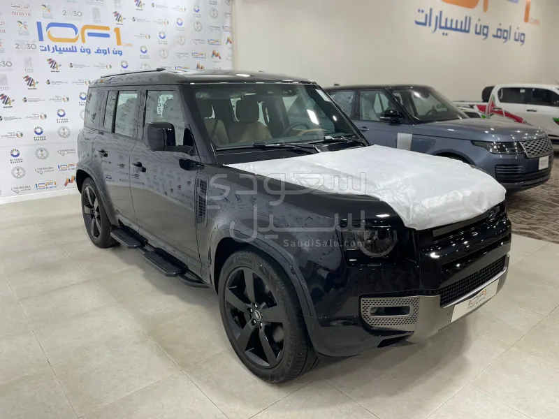 2025 لاند روفر ديفيندر اتش اس اي