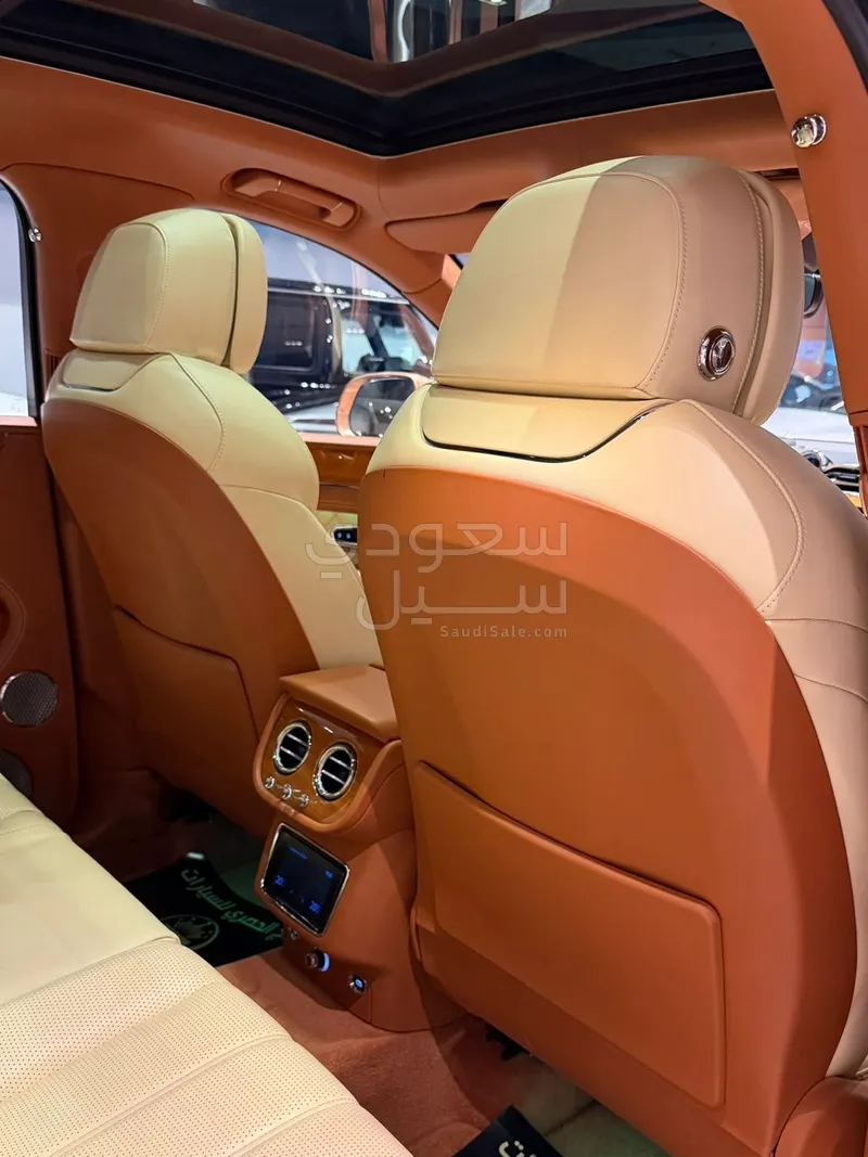 2021 بنتلي بنتايجا الاصدار الاول