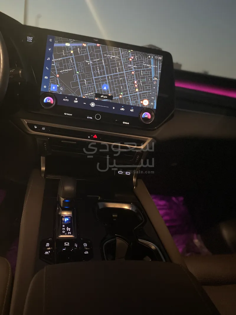 2024 لكزس أر إكس 350
