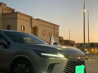 2024 لكزس أر إكس 350