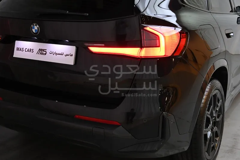 2023 بي ام دبليو الفئة اكس 1