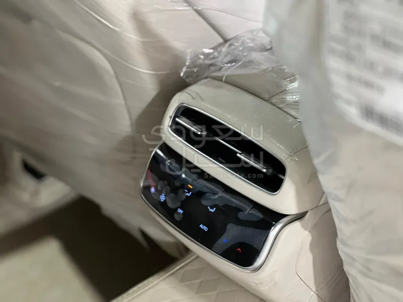 2025 Genesis G 80