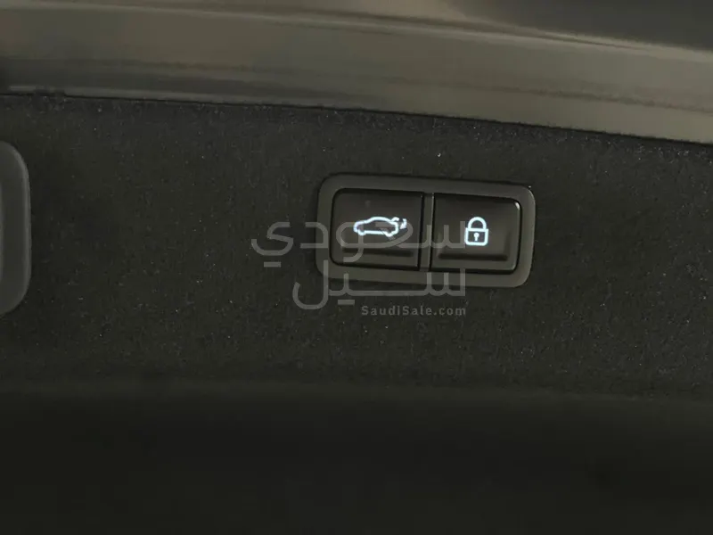2025 Genesis G 80