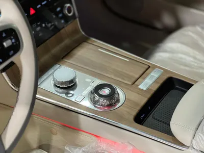 2025 Genesis G 80
