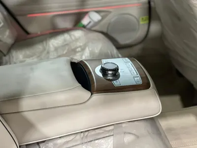 2025 Genesis G 80