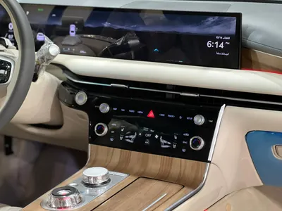 2025 Genesis G 80