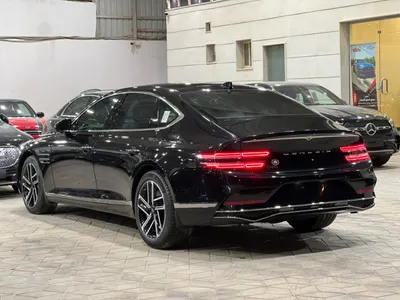 2025 Genesis G 80