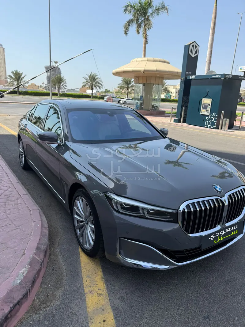 2022 بي ام دبليو الفئة السابعة 730 إل أي