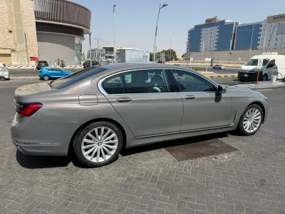 2022 بي ام دبليو الفئة السابعة 730 إل أي