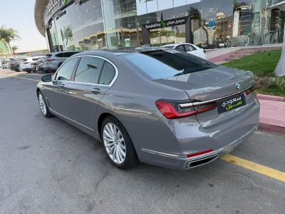 2022 بي ام دبليو الفئة السابعة 730 إل أي