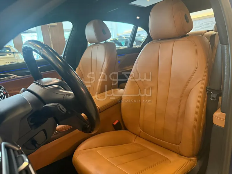 2021 بي ام دبليو الفئة السابعة 730 إل أي