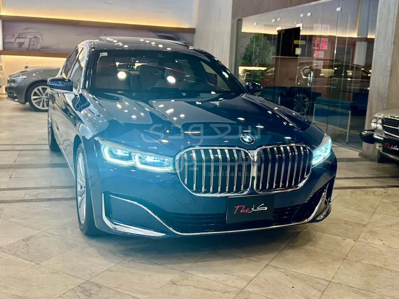 2021 بي ام دبليو الفئة السابعة 730 إل أي