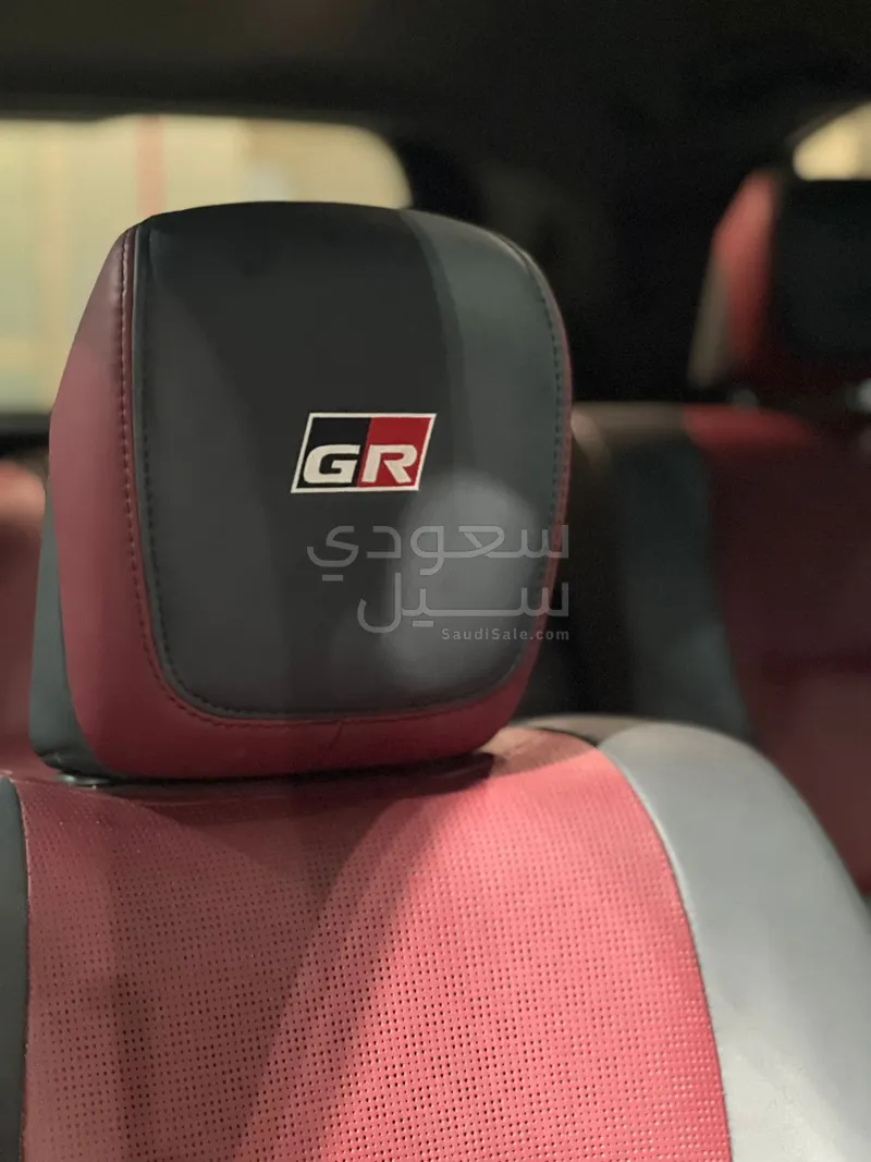2023 تويوتا لاند كروزر جي ار سبورت