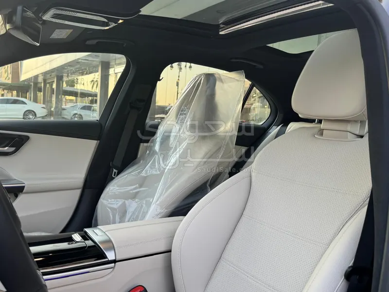 2025 Mercedes-Benz C 200
