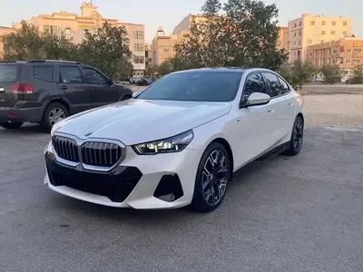 2024 بي ام دبليو الفئة الخامسة 520 أي إم كت