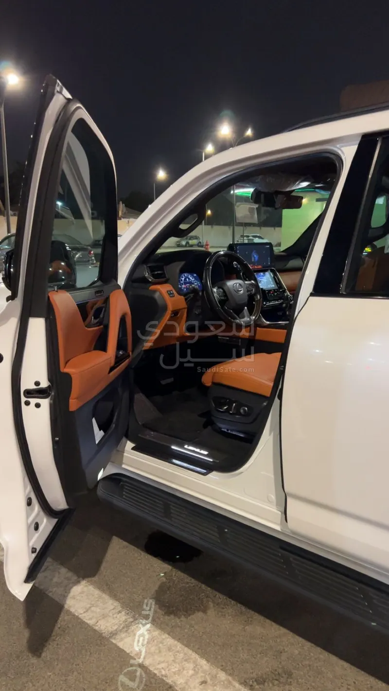 2022 لكزس إل إكس 600 vip بلاك بكج