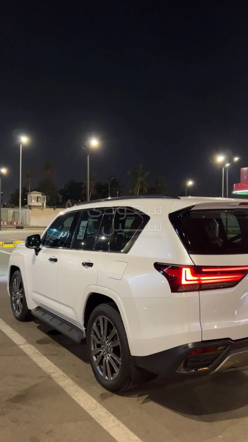 2022 لكزس إل إكس 600 vip بلاك بكج