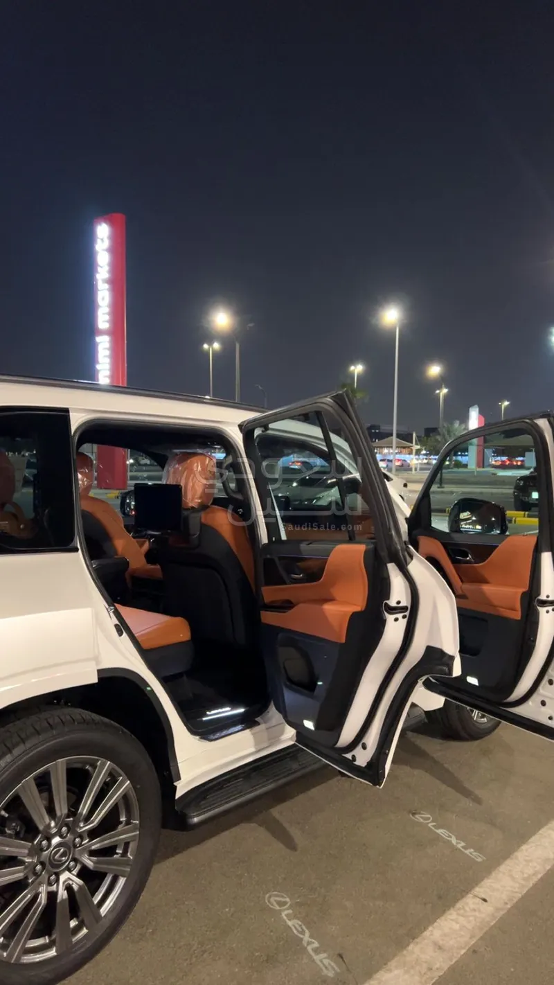 2022 لكزس إل إكس 600 vip بلاك بكج