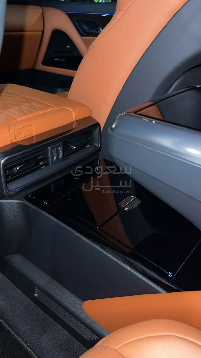 2022 لكزس إل إكس 600 vip بلاك بكج