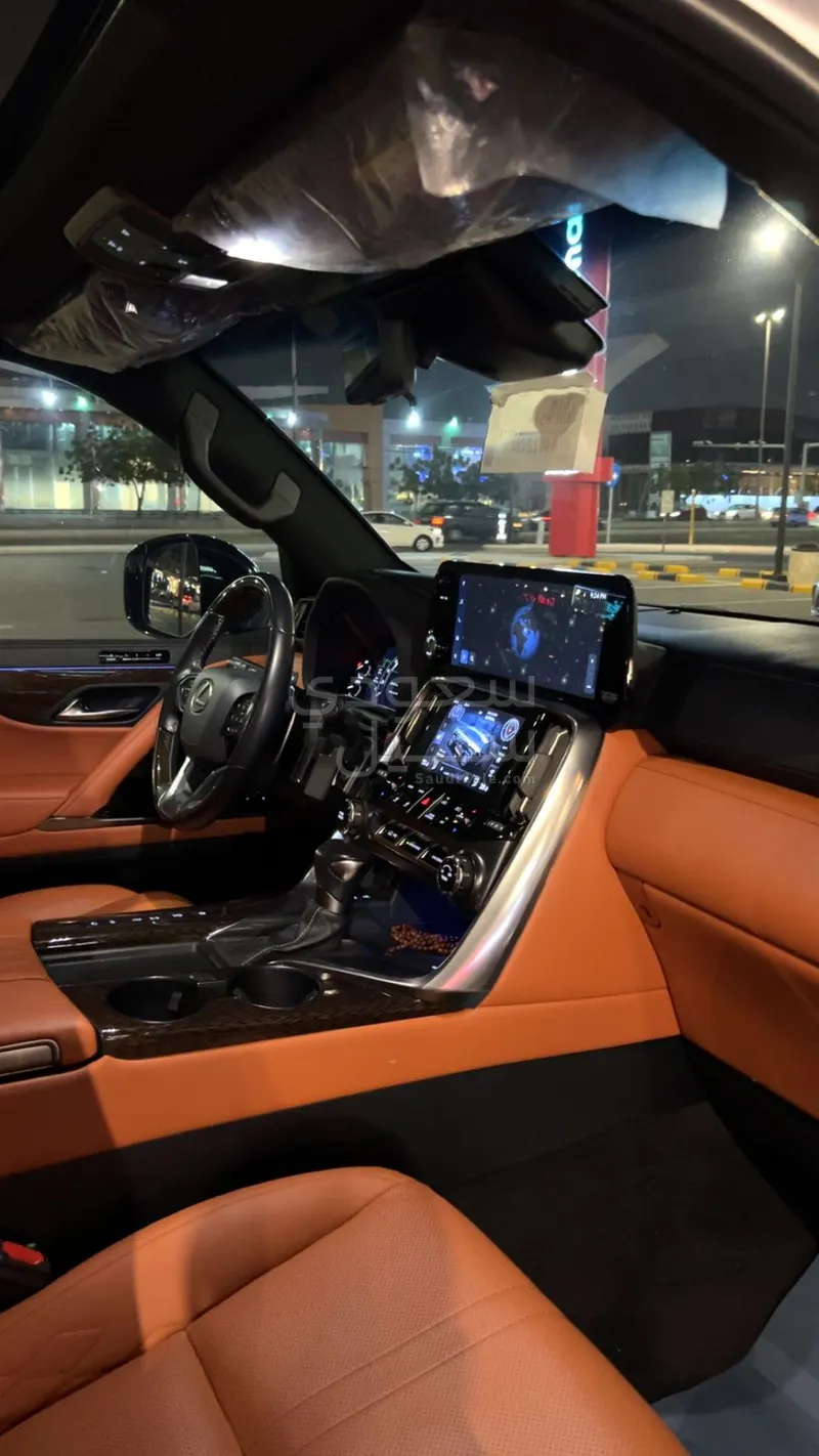 2022 لكزس إل إكس 600 vip بلاك بكج