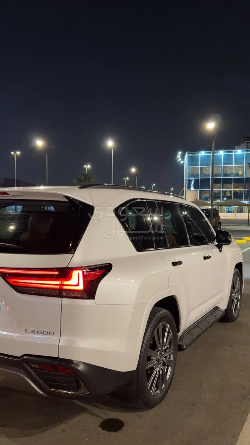 2022 لكزس إل إكس 600 vip بلاك بكج