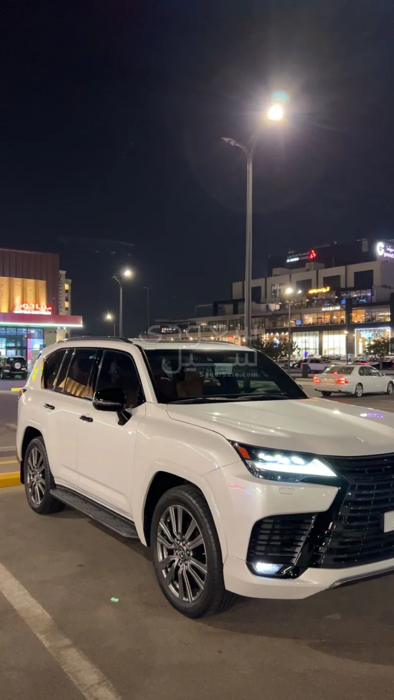 2022 لكزس إل إكس 600 vip بلاك بكج