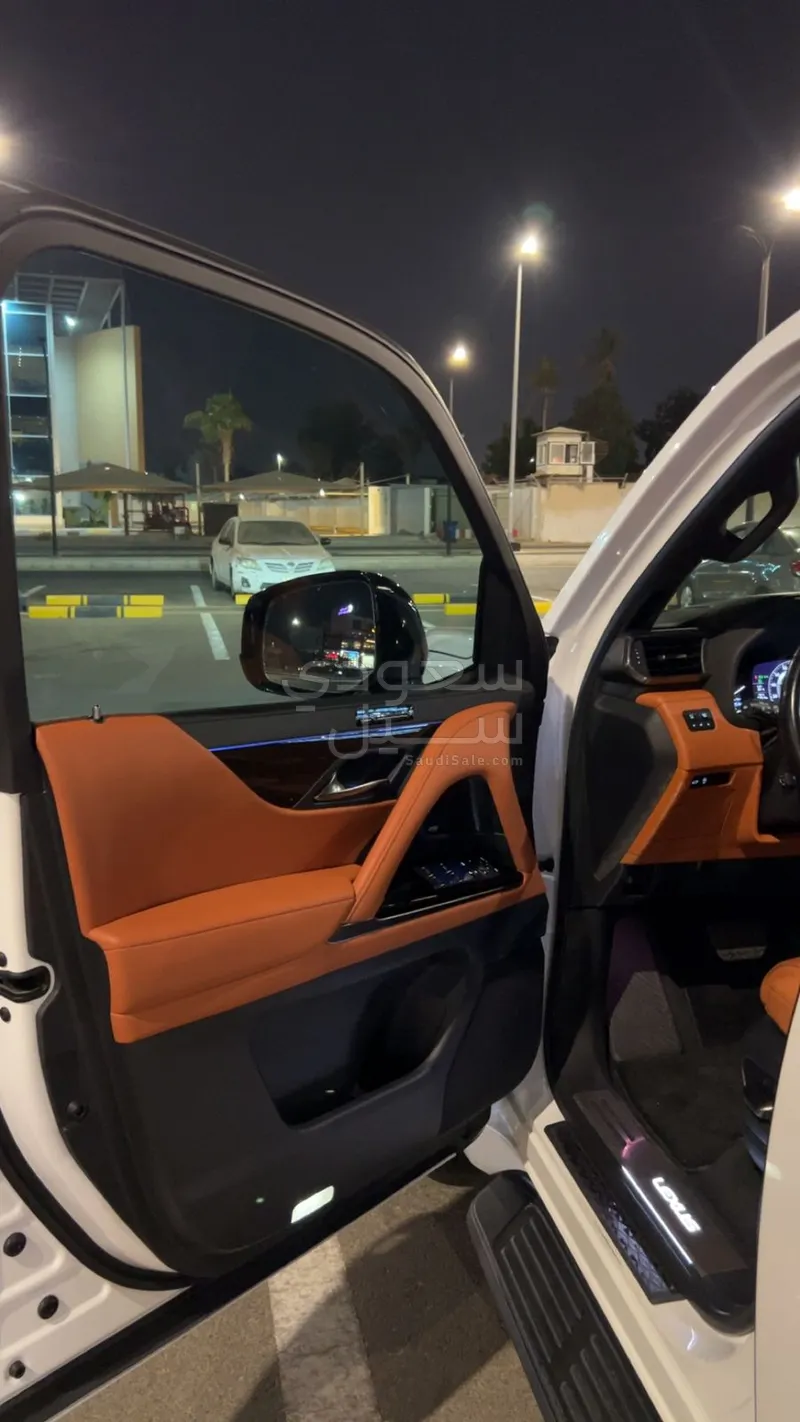 2022 لكزس إل إكس 600 vip بلاك بكج