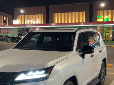 2022 لكزس إل إكس 600 vip بلاك بكج