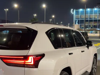 2022 لكزس إل إكس 600 vip بلاك بكج