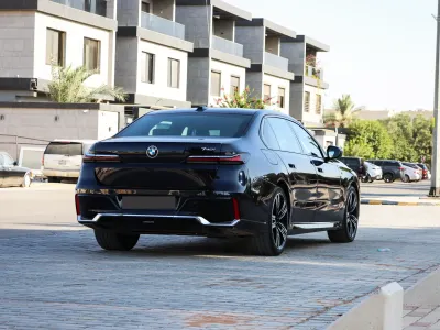 2023 بي ام دبليو الفئة السابعة 740أي