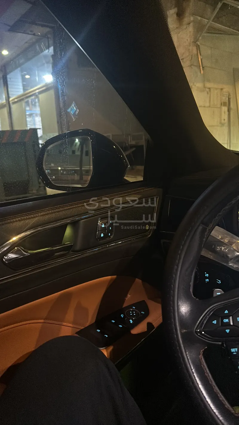 2022 فورد توروس تيتانيوم بلس