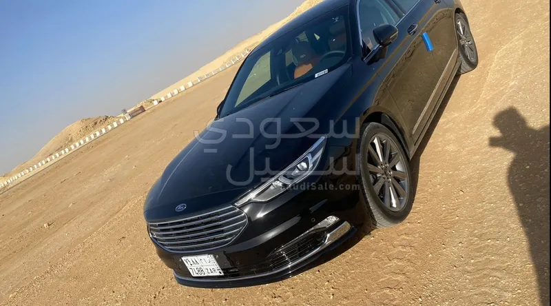 2022 فورد توروس تيتانيوم بلس