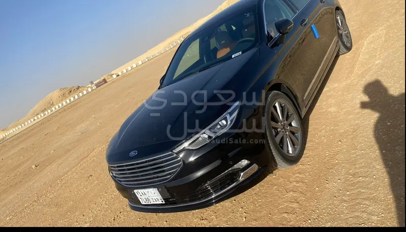 2022 فورد توروس تيتانيوم بلس