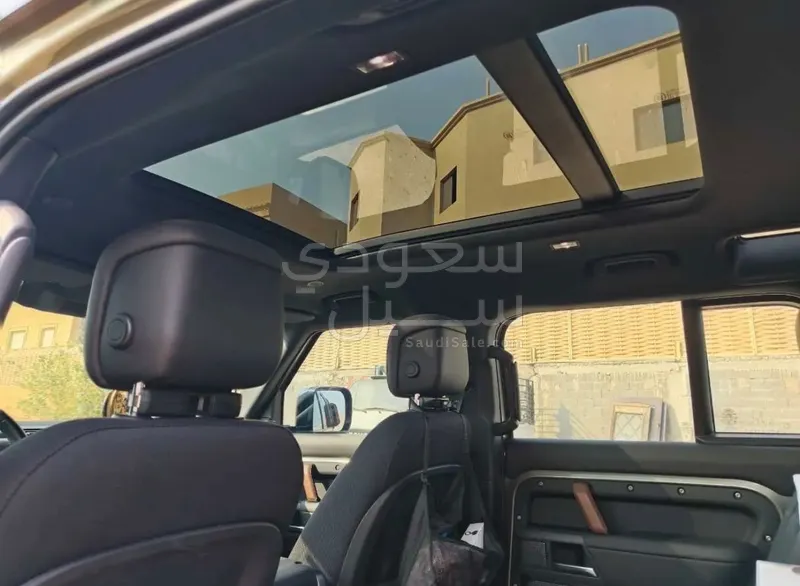 2023 لاند روفر ديفيندر اكس 110