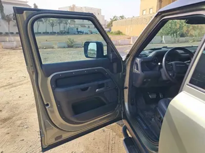 2023 لاند روفر ديفيندر اكس 110