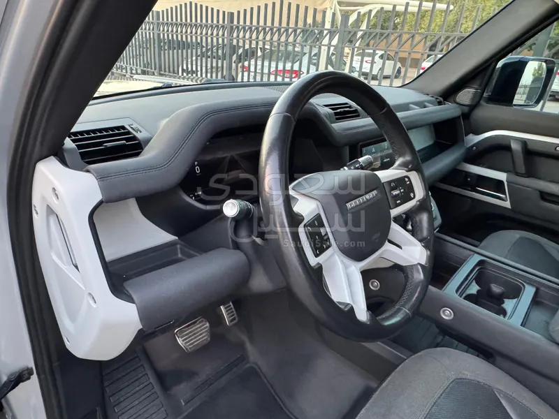 2020 Land Rover Defender First Edition