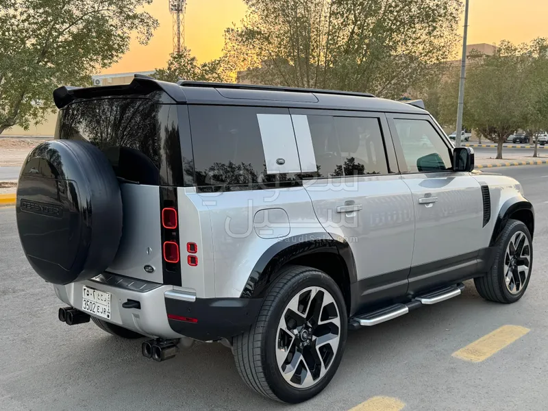 2020 Land Rover Defender First Edition