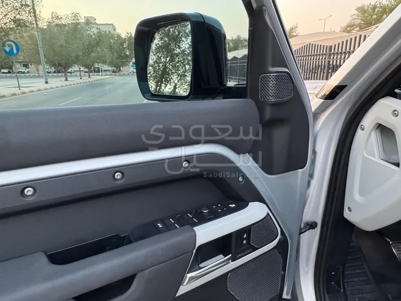 2020 Land Rover Defender First Edition