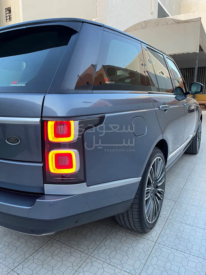 2018 لاند روفر رينج روفر سوبر تشارج