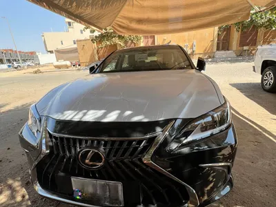 2025 لكزس إي إس 250