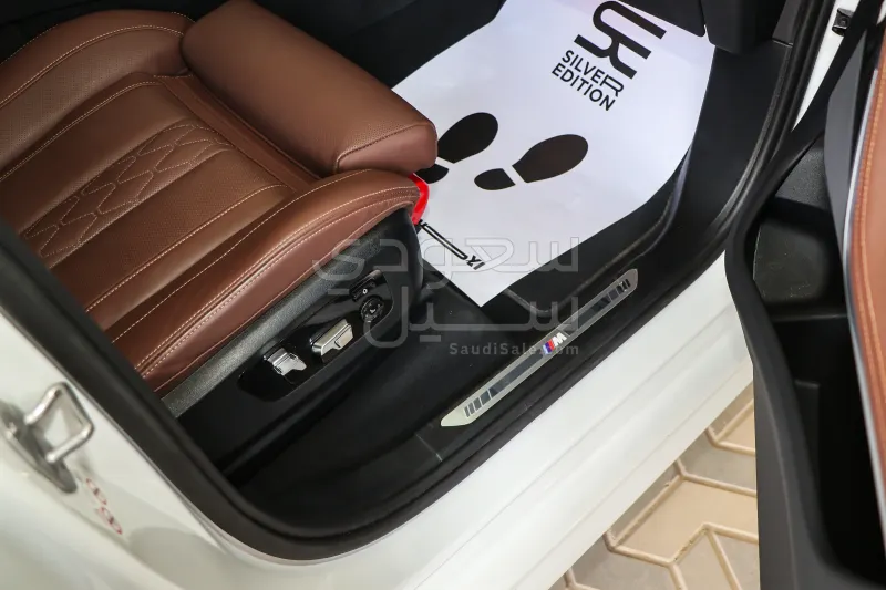 2025 بي ام دبليو الفئة اكس 7