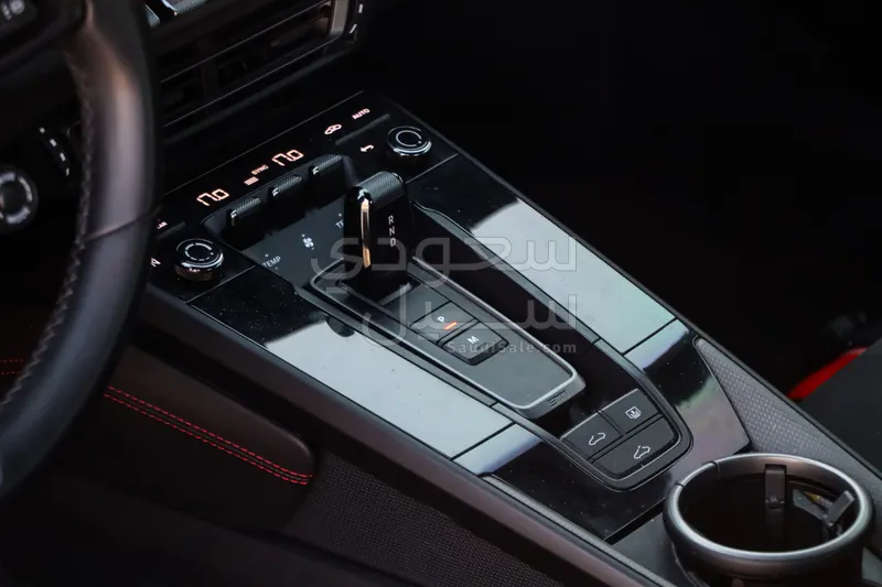 2024 بورش 911 كاريرا 4 جي تي اس