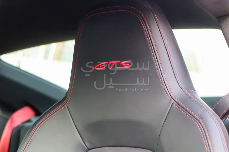 2024 بورش 911 كاريرا 4 جي تي اس