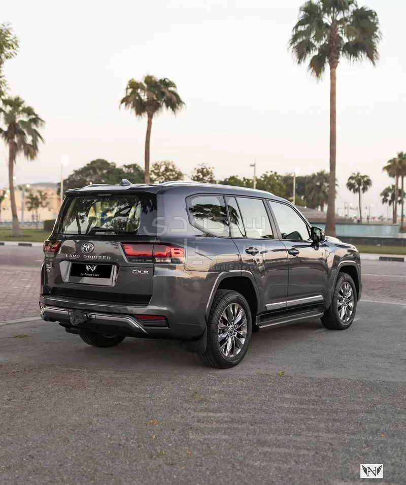 2024 Toyota Land Cruiser GXR