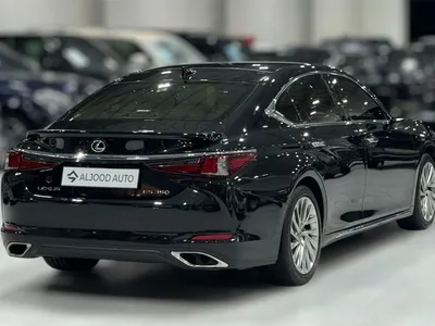 2023 لكزس إي إس 350