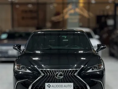2023 لكزس إي إس 350