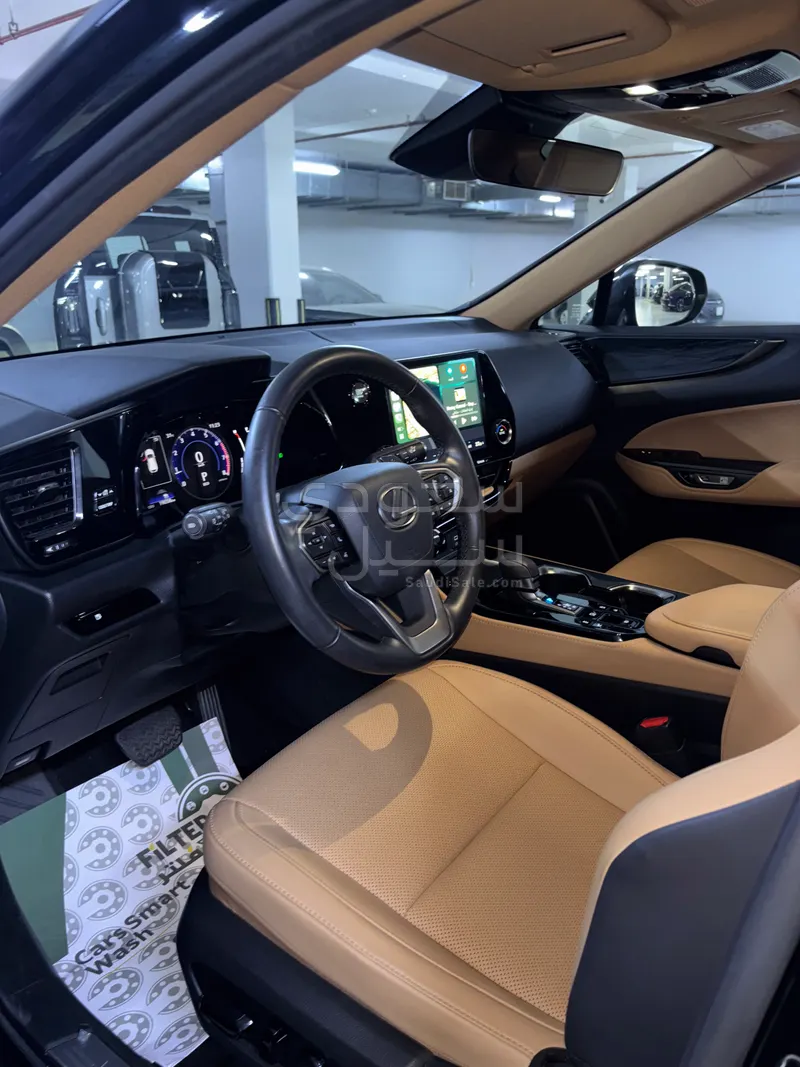 2024 لكزس إن إكس 350