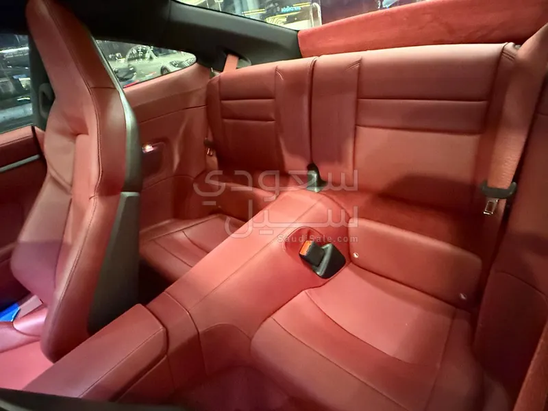 2025 Porsche 911 Carrera