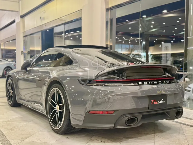 2025 Porsche 911 Carrera