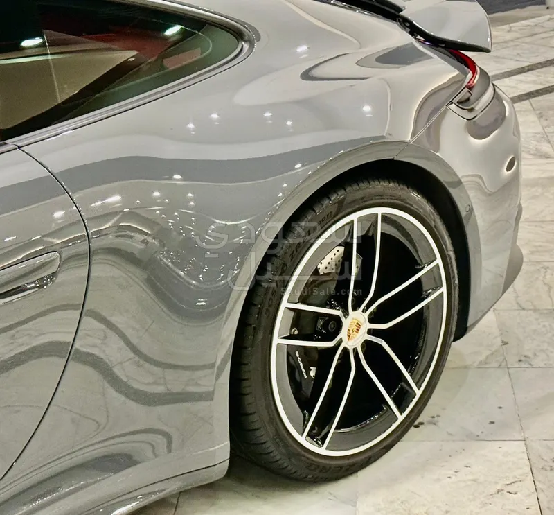 2025 Porsche 911 Carrera